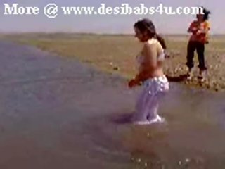 Paquistaní sindhi karachi tía desnuda río bañera
