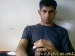 Extraordinary nyaman india pemuda tersentak mati di kamera