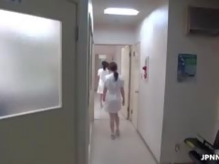 Jepang perawat mendapat nakal dengan sebuah yg besar nafsu berahinya part6